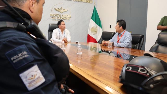 Estímulos Económicos a Policías Municipales de Santa Lucía del Camino.- CLAMORSOCIAL.COM