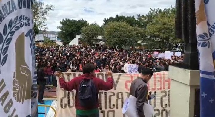 Estudiantes de la Facultad de Derecho de la UABJO exigen elecciones