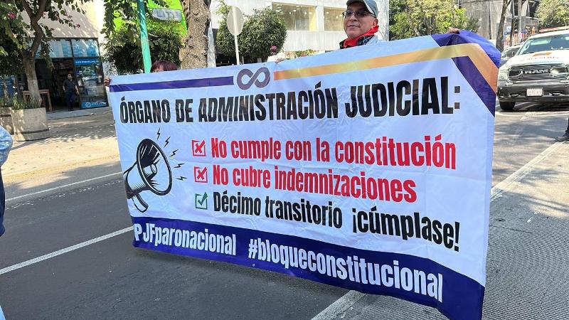 Jueces y Magistrados cesados ​​por reforma al Poder Judicial se manifiestan para exigir pago de indemnizaciones