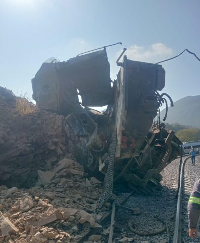 DESCARRILAMIENTO DE TREN INTEROCEÁNICO EN EL ISTMO DE OAXACA

Foto: redes sociales