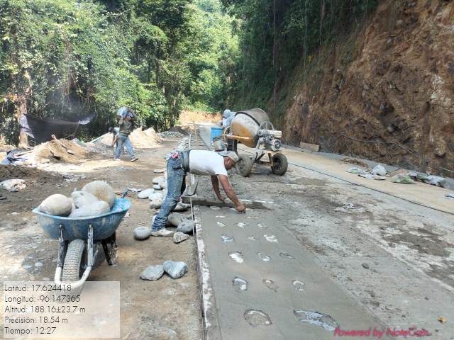 AVANZA CONSTRUCCIÓN DE 16 CAMINOS ARTESANALES EN ZONAS MARGINADAS DE OAXACA.- CLAMORSOCIAL.COM