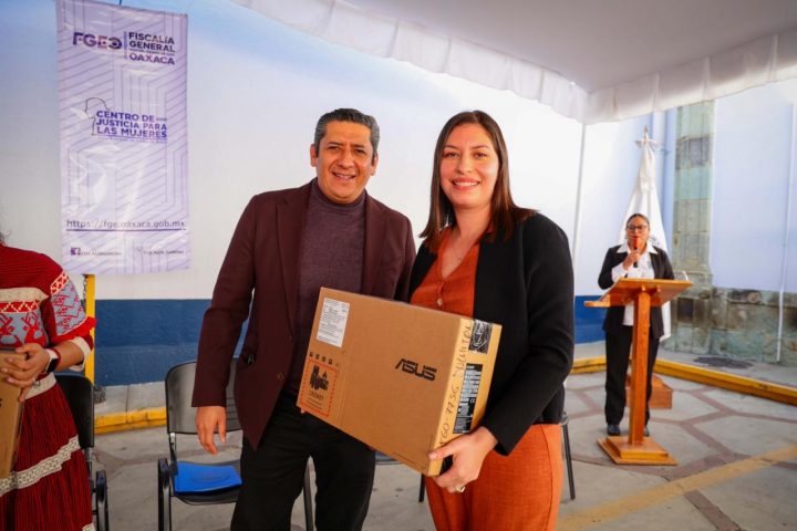 Entregamos equipo y mobiliario para fortalecer trabajo de la Fiscalía de Oaxaca y CEJUM, para mejorar atención a mujeres víctimas de violencia: Bernardo Rodríguez Alamilla.- CLAMORSOCIAL.COM