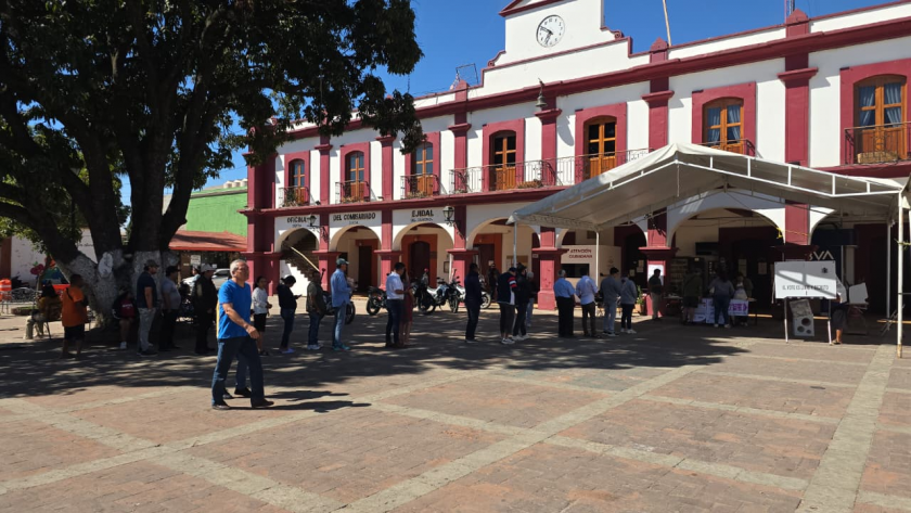 Oaxaca hace historia: Inicia la primera jornada de Revocación de Mandato para la gubernatura Foto: Javier Santiago